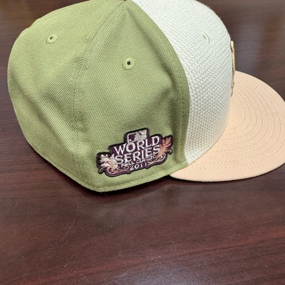 St Louis Cardinals Fitted Hat - Picture 2 of 3